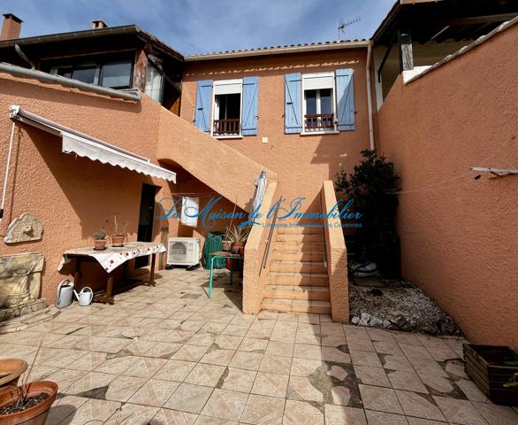 Méjannes le Clap appartement type F4 avec garage et cour intérieure