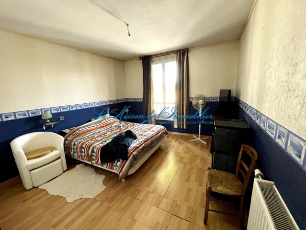 Méjannes le Clap appartement type F4 avec garage et cour intérieure