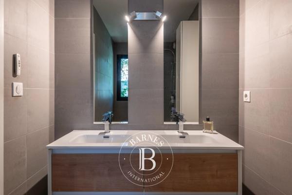 Charbonnières-les-Bains, Maison 4 Chambres -  141 m² à vendre