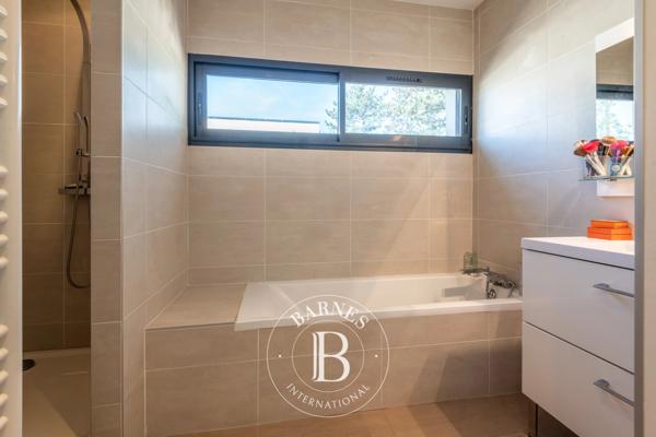 Charbonnières-les-Bains, Maison 4 Chambres -  141 m² à vendre