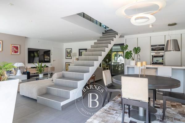 Charbonnières-les-Bains, Maison 4 Chambres -  141 m² à vendre