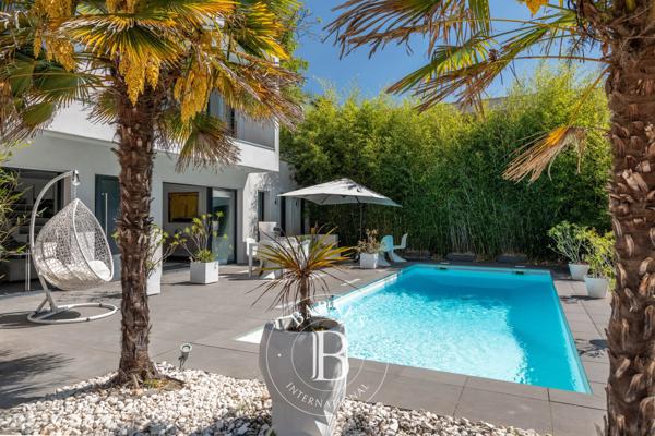 Charbonnières-les-Bains, Maison 4 Chambres -  141 m² à vendre