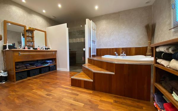 Maison à vendre    4 pièces • 207 m2 Montauban