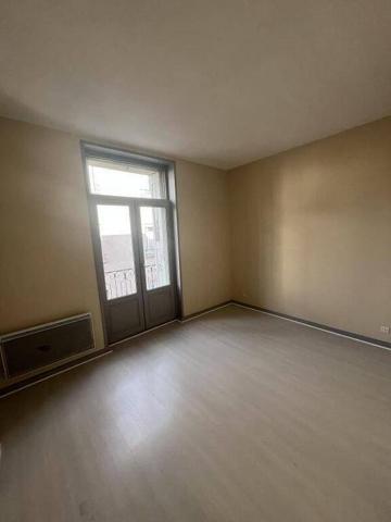 REF 10200 - 7 RUE DE LA RONZADE - F4 au 2ème étage