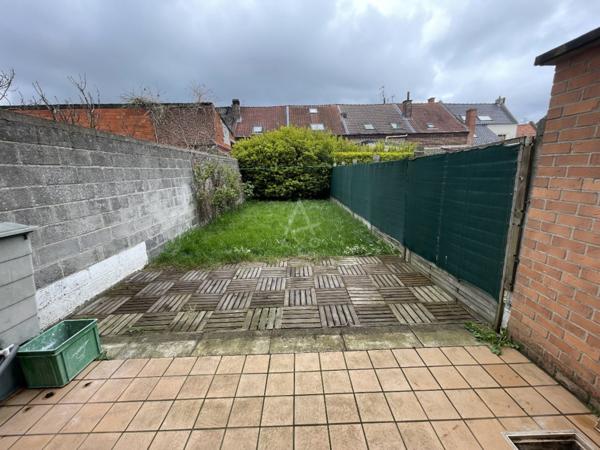 Ensemble Immobilier composé de 3 Maisons individuelles de 9Pièces et de 261m² de SH