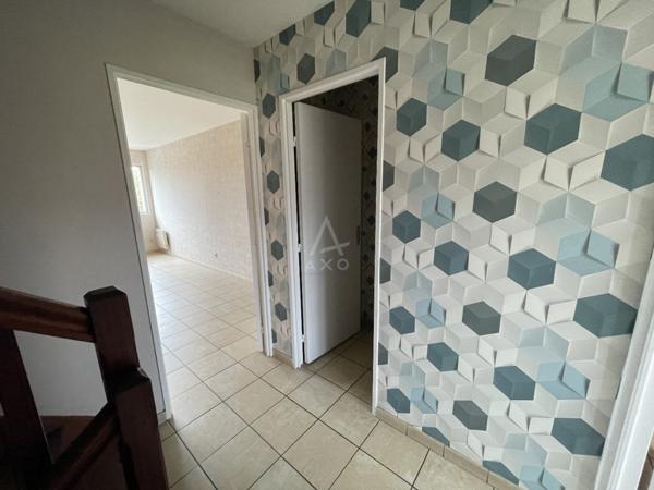 Ensemble Immobilier composé de 3 Maisons individuelles de 9Pièces et de 261m² de SH