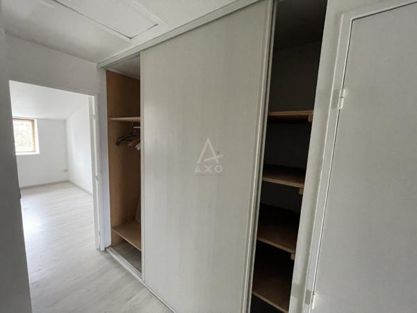 Ensemble Immobilier composé de 3 Maisons individuelles de 9Pièces et de 261m² de SH