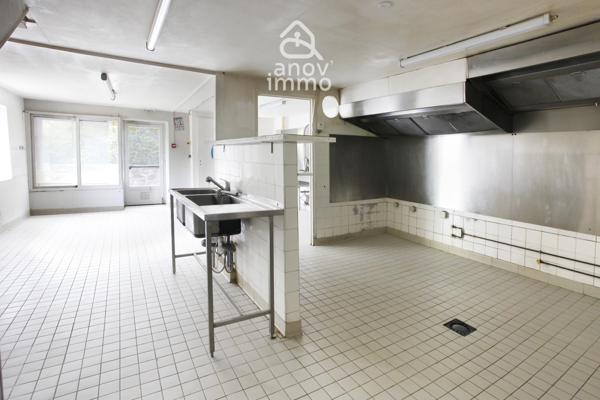 Immeuble
                                                                                                                                                
                                                                                                                                                
                                                                                                                                                
                                                    
                                                                                                                                                                                                                                                                                                                        354  m²                                                                                                                                                                                                         3 etage(s)
