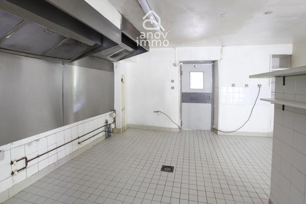 Immeuble
                                                                                                                                                
                                                                                                                                                
                                                                                                                                                
                                                    
                                                                                                                                                                                                                                                                                                                        354  m²                                                                                                                                                                                                         3 etage(s)