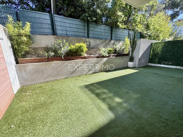 Carqueiranne (83320) Appartement Type 2 en rez-de-jardin sur le Port de Carqueiranne dans une résidence récente de standing