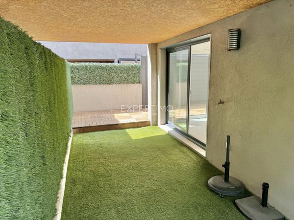 Carqueiranne (83320) Appartement Type 2 en rez-de-jardin sur le Port de Carqueiranne dans une résidence récente de standing