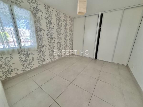 Carqueiranne (83320) Appartement Type 2 en rez-de-jardin sur le Port de Carqueiranne dans une résidence récente de standing