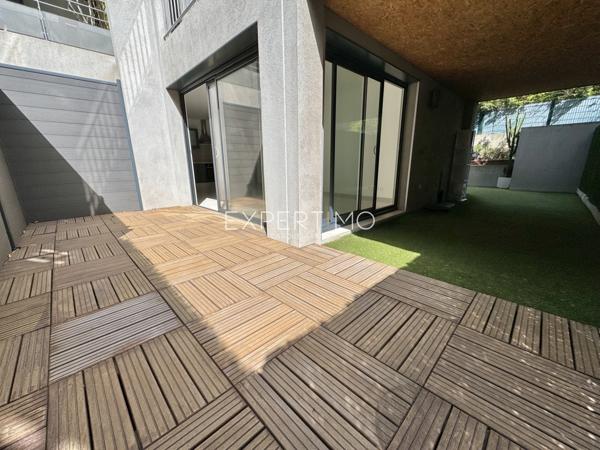 Carqueiranne (83320) Appartement Type 2 en rez-de-jardin sur le Port de Carqueiranne dans une résidence récente de standing