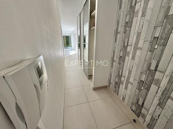 Carqueiranne (83320) Appartement Type 2 en rez-de-jardin sur le Port de Carqueiranne dans une résidence récente de standing