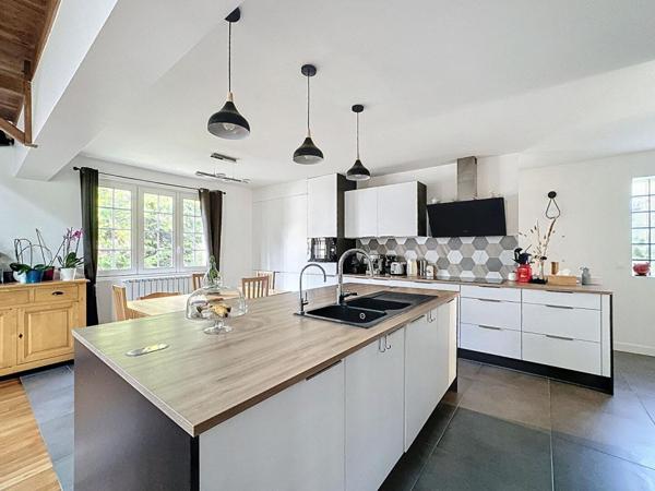 Maison Igny 8 pièces 247m2