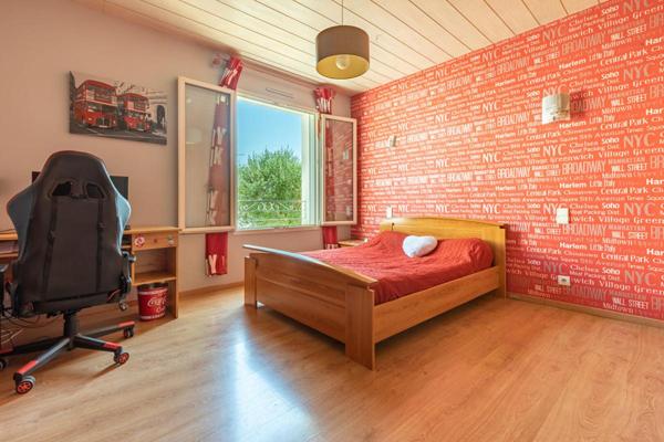 Maison Mouzillon 6 P . 4 Chs . Bureau . 177.85 M² . Double garages . T 1153 M² . Sous-sol