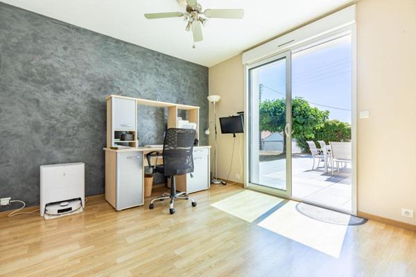 Maison Mouzillon 6 P . 4 Chs . Bureau . 177.85 M² . Double garages . T 1153 M² . Sous-sol