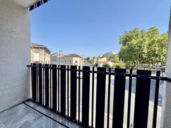Appartement à louer 985 € CC Bordeaux 3 p 69 m² DPE D
