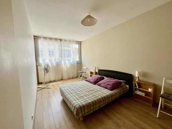 Appartement à louer 985 € CC Bordeaux 3 p 69 m² DPE D