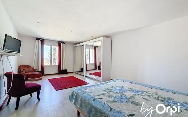 Maison à vendre    5 pièces • 168,30 m2 Neuf-Église