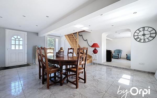 Maison à vendre    5 pièces • 168,30 m2 Neuf-Église