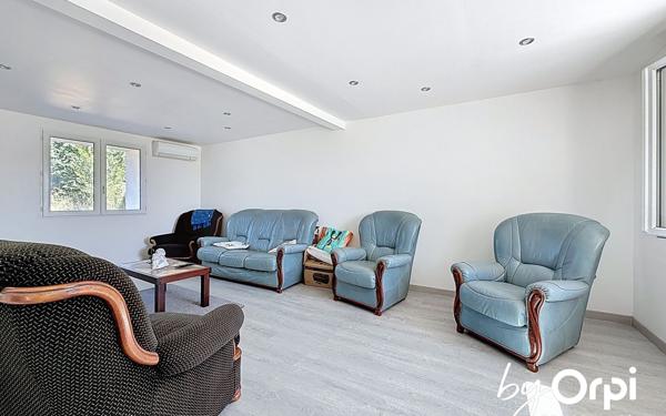 Maison à vendre    5 pièces • 168,30 m2 Neuf-Église