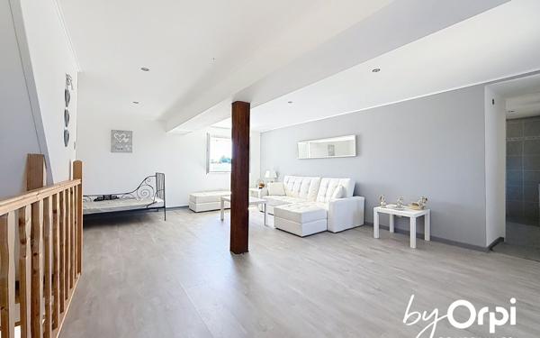 Maison à vendre    5 pièces • 168,30 m2 Neuf-Église