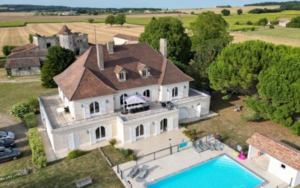 Appartement à vendre    8 pièces •  La Réunion