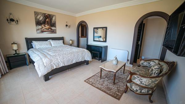 TANGER /ASILAH  GRANDE PROPRIETE  SUR L'OCEAN  SUR UN JARDIN DE 6000 M2