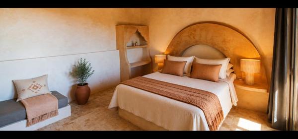 TANGER /ASILAH  GRANDE PROPRIETE  SUR L'OCEAN  SUR UN JARDIN DE 6000 M2
