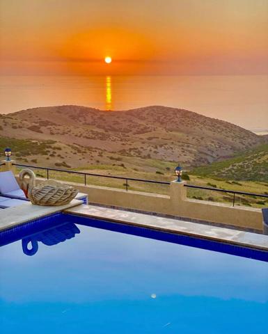 TANGER /ASILAH  GRANDE PROPRIETE  SUR L'OCEAN  SUR UN JARDIN DE 6000 M2