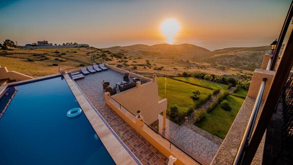 TANGER /ASILAH  GRANDE PROPRIETE  SUR L'OCEAN  SUR UN JARDIN DE 6000 M2