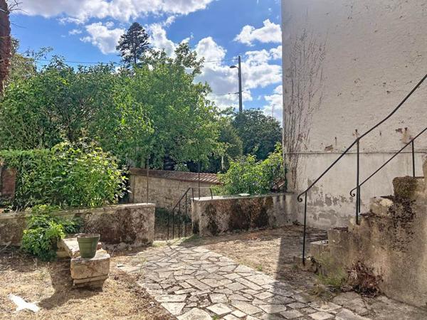 Maison à vendre 54 000 € Saint-Amand-Montrond 3 p 80 m² DPE