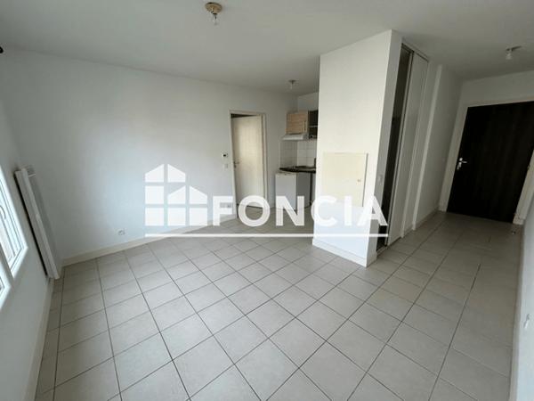 Location Appartement 2 pièces 34.37 m² - 25 RUE AUSONE Bruges 33520
