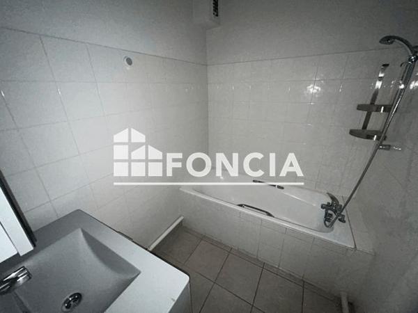 Location Appartement 4 pièces 72.4 m² - 38 RUE ALPHONSE DAUDET Valence 26000