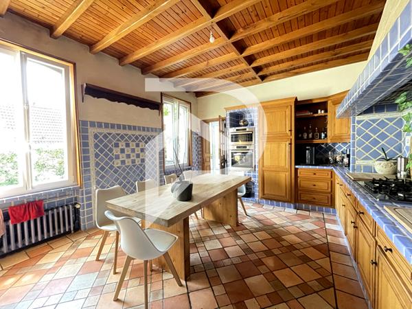 Maison 11 pièces 315 m2