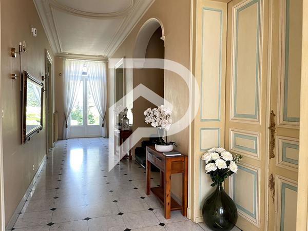 Maison 11 pièces 315 m2