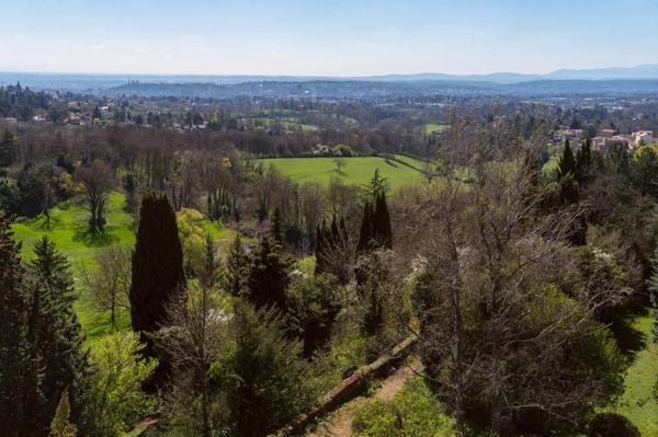 Limonest - Propriété d'exception - Dépendances - Parc de 7 660 m²