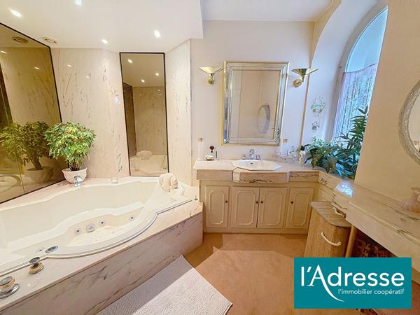 Appartement Metz 5 pièce(s) - chambre et cuisine en annexes - garages 6 voitures - combles aménageables