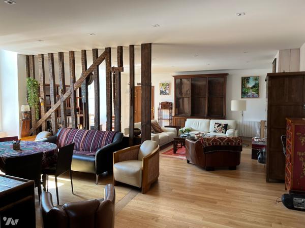 DINAN - Centre historique Magnifique appartement rénové de 2 chambres