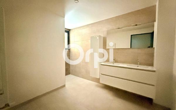 Appartement à louer    4 pièces • 142,55 m2 Theys