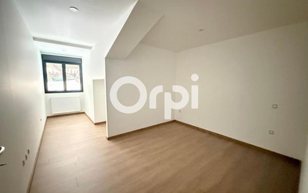 Appartement à louer    4 pièces • 142,55 m2 Theys
