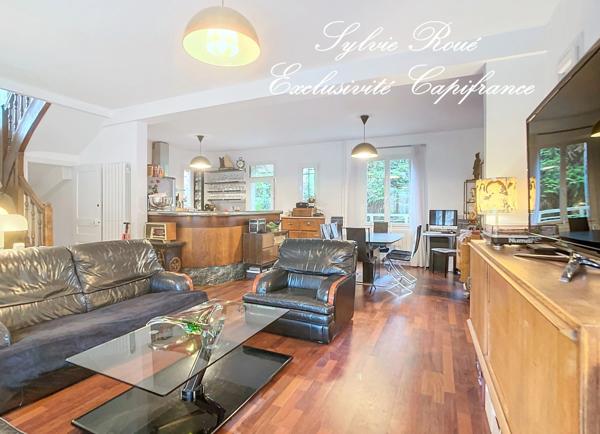 Dpt Val de Marne (94), à vendre VITRY SUR SEINE maison P7 de 190 m² - Terrain de 476 m²