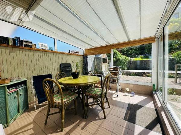 A vendre sur la commune de Perros-Guirec agréable maison vue mer et offrant de beaux espaces et...