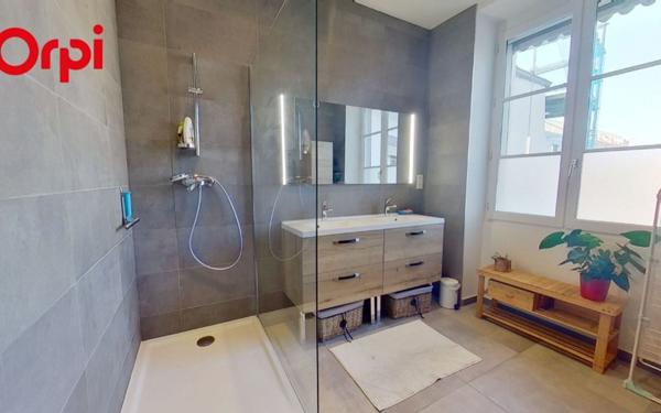 Appartement à louer    2 pièces • 58,05 m2 Lyon 6