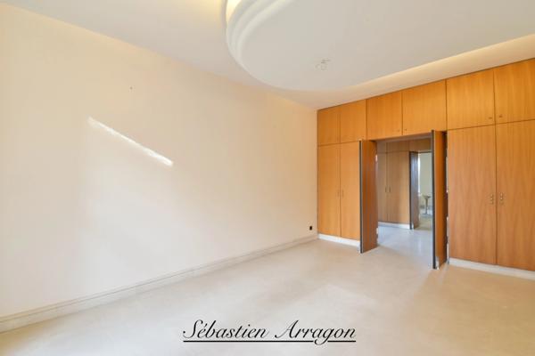 Maison de maître du XIXᵉ siècle à Villeneuve-sur-Lot – 460 m² – Parc de 8 300 m² – Piscine – Centre-ville à pied