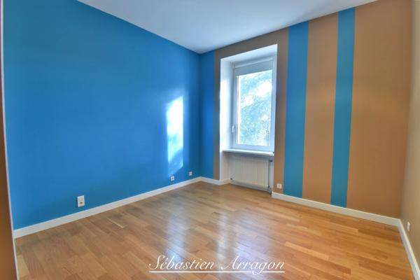 Maison de maître du XIXᵉ siècle à Villeneuve-sur-Lot – 460 m² – Parc de 8 300 m² – Piscine – Centre-ville à pied