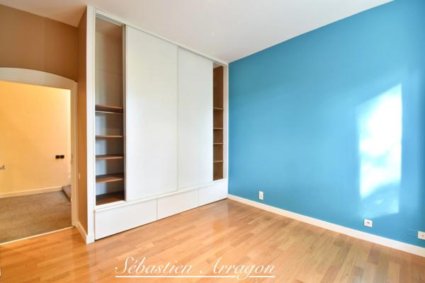 Maison de maître du XIXᵉ siècle à Villeneuve-sur-Lot – 460 m² – Parc de 8 300 m² – Piscine – Centre-ville à pied