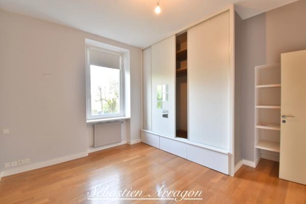 Maison de maître du XIXᵉ siècle à Villeneuve-sur-Lot – 460 m² – Parc de 8 300 m² – Piscine – Centre-ville à pied