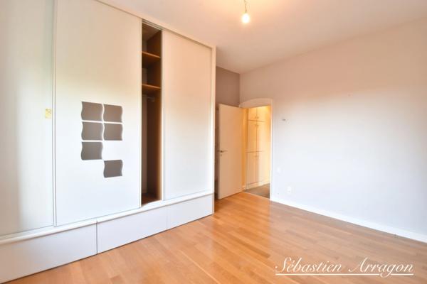 Maison de maître du XIXᵉ siècle à Villeneuve-sur-Lot – 460 m² – Parc de 8 300 m² – Piscine – Centre-ville à pied